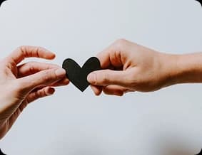 ویژگی نیکوکاران واقعی